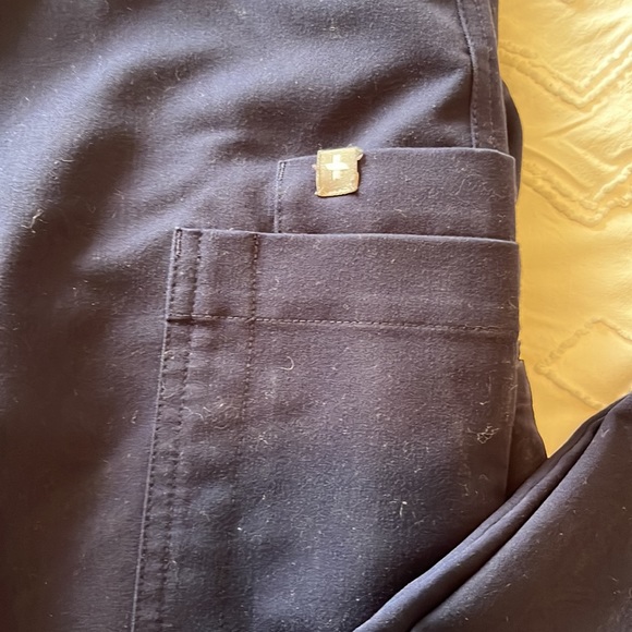 Figs technical collection straight leg scrub pants in navy blue - Picture 2 of 3